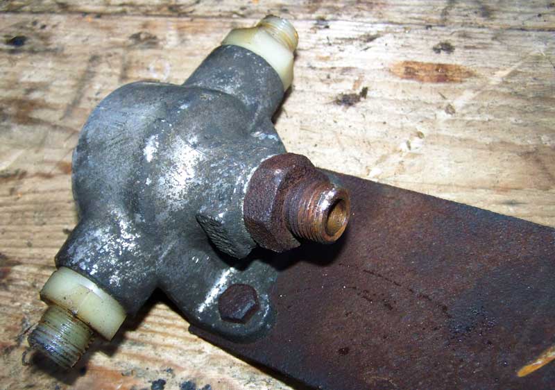 Na bagr DH113: Roztrojka vzduchu pro brzdy - Image 3