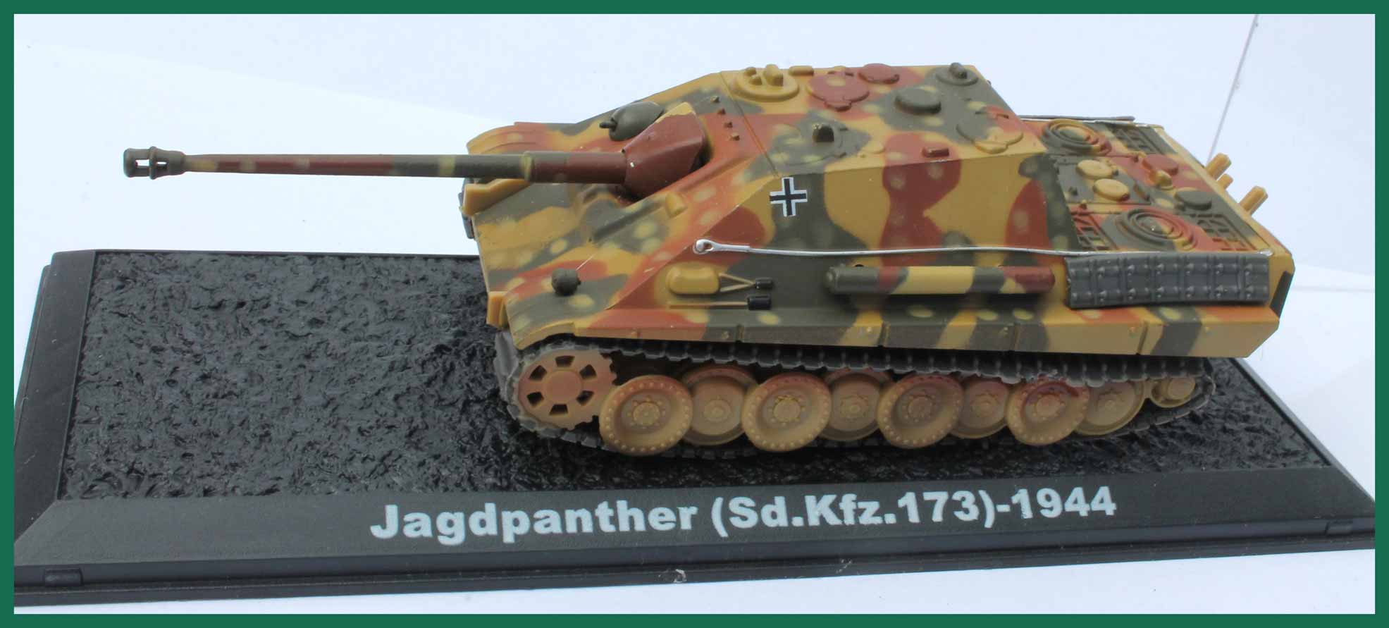 Tank Jagdpanther (Sd.Kfz.173) 1944. Plastový model 1:72.