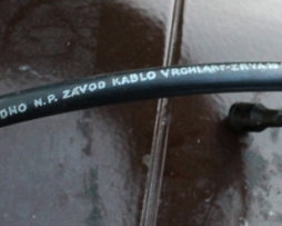 Vysokonapěťový kabel Kablo Kladno Np mezi cívku a rozdělovač