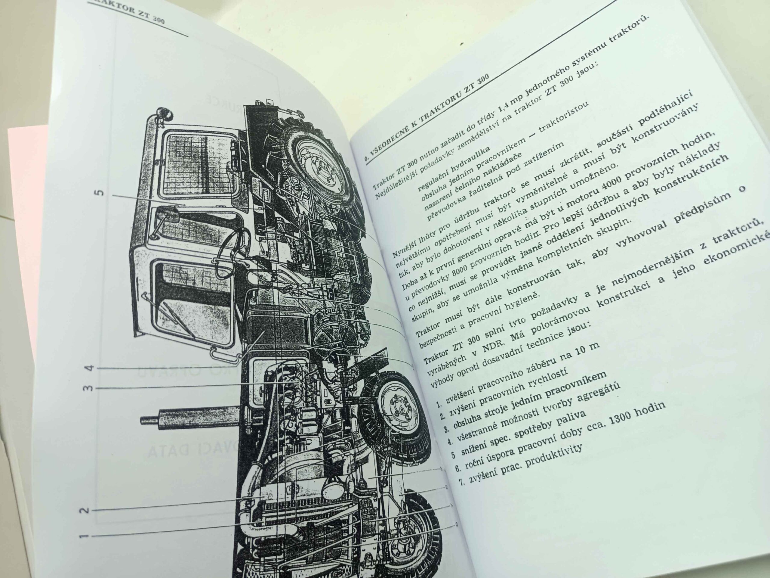 Traktor ZT 300 -Konstrukce, funkce, obsluha, údržba, pokyny pro opravu a nastavovací data. Reprint. - Image 6