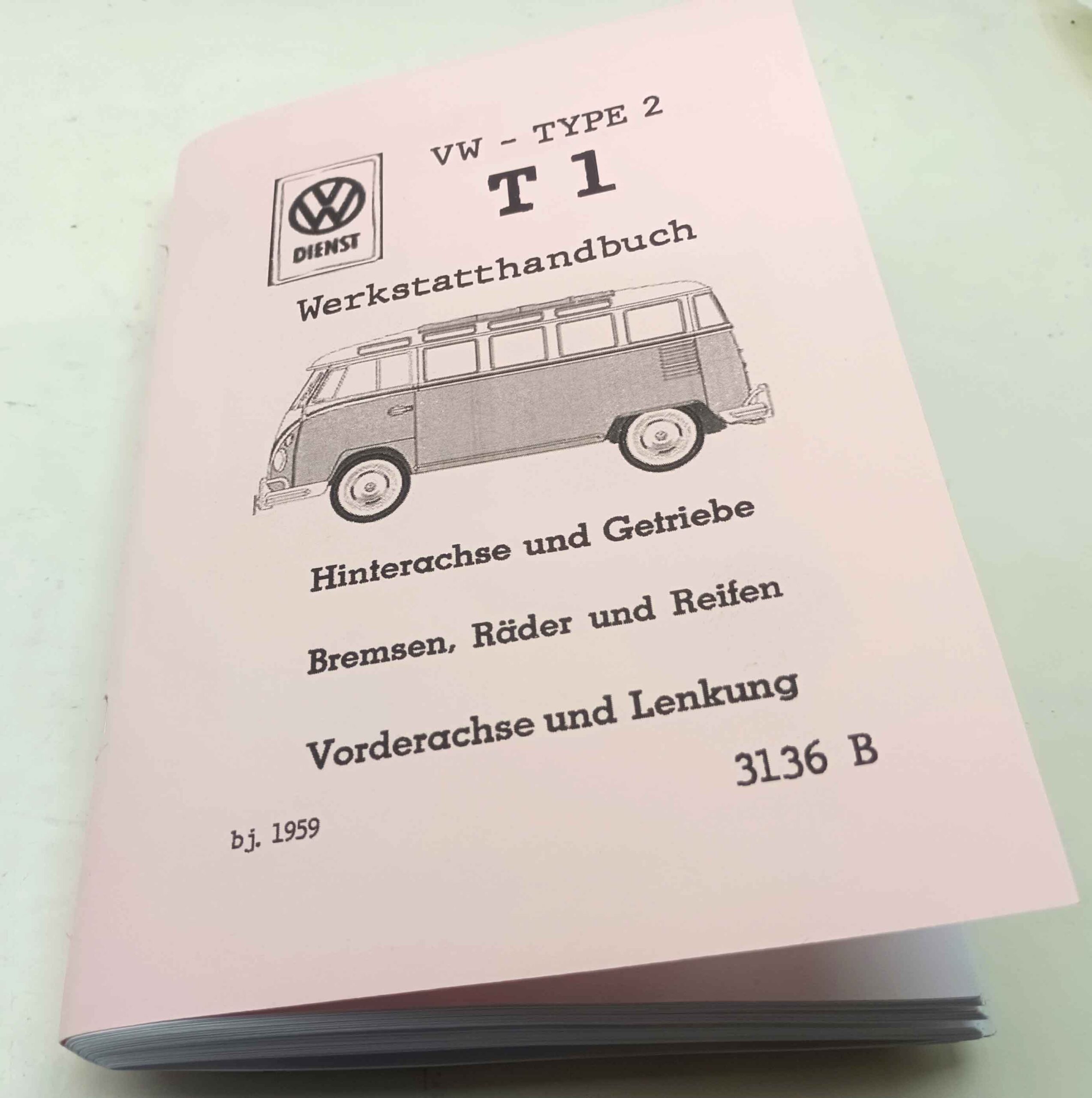 Volkswagen typ 2 - T1 busik - Opravářský manuál pro převodovku, diferenciál nápravy, brzdy a řízení a kola reprint. - Image 8